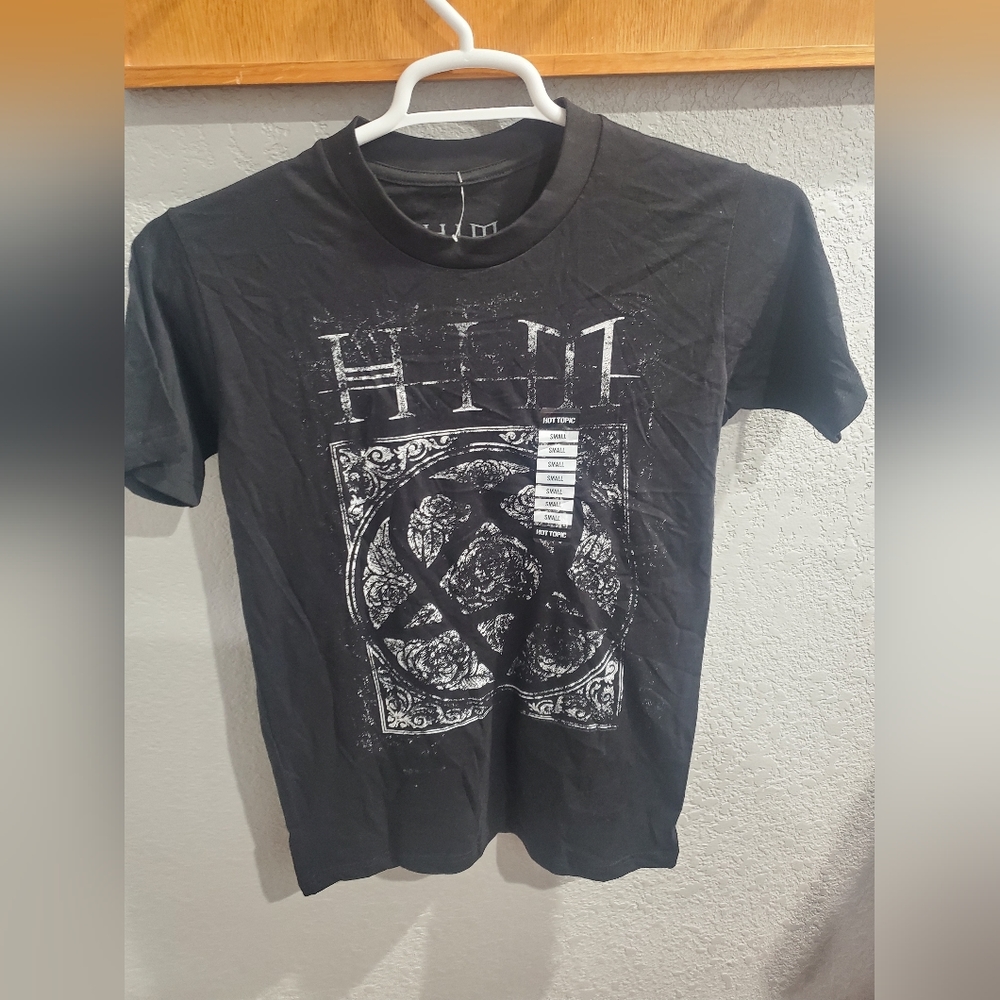 NWT Hot Topic Him Heartagram Distress T-Shirt size Small